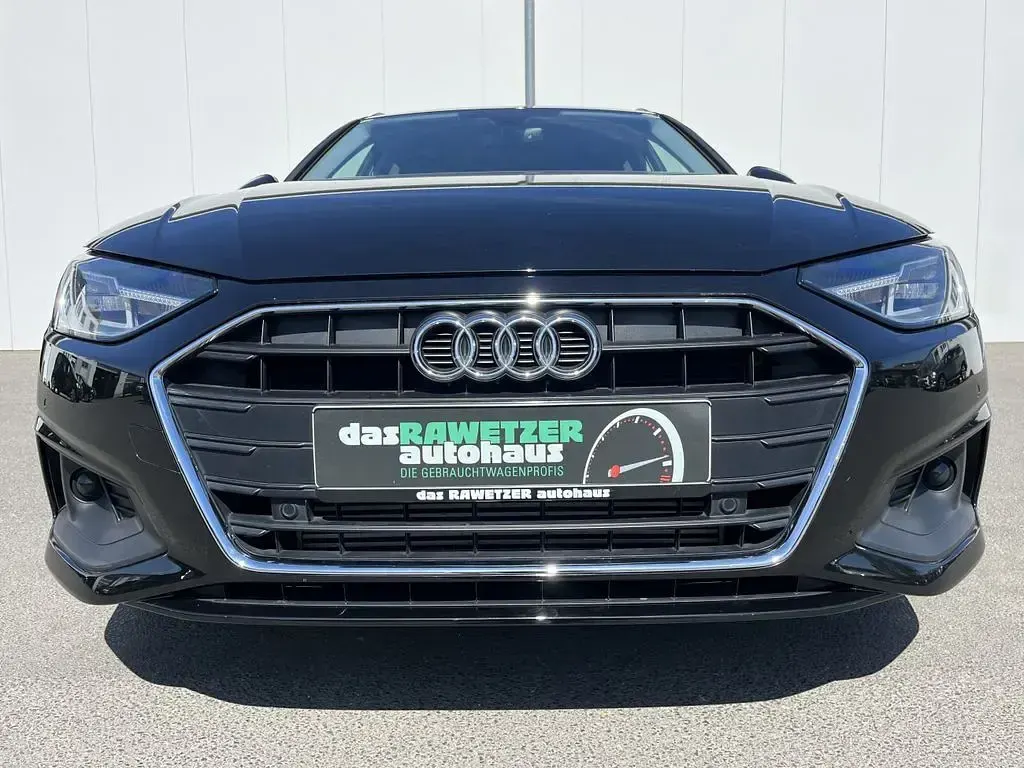 Second-hand Audi A4 150 CP (110 kW) 2022 Negru Break