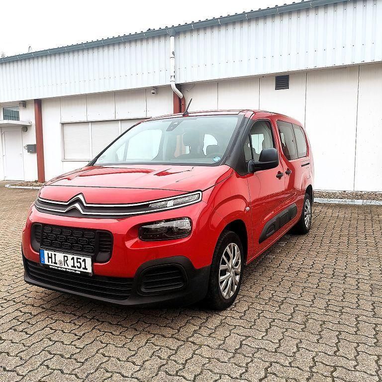 Rot Gebraucht 2019 Citroën Berlingo Live Van / Kleinbus | 15.490 € (Teuer) - Bild 1/4