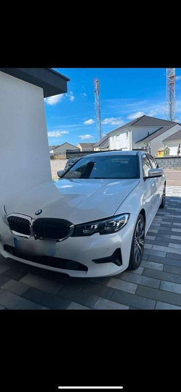 Gebraucht BMW 320 Advantage 190 PS (139 kW) 2019 Weiß Limousine