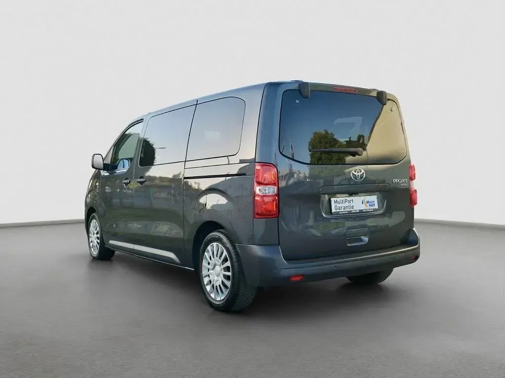 Gebraucht Toyota Proace Verso Comfort 144 PS (105 kW) 2024 Titanium gray Kombi