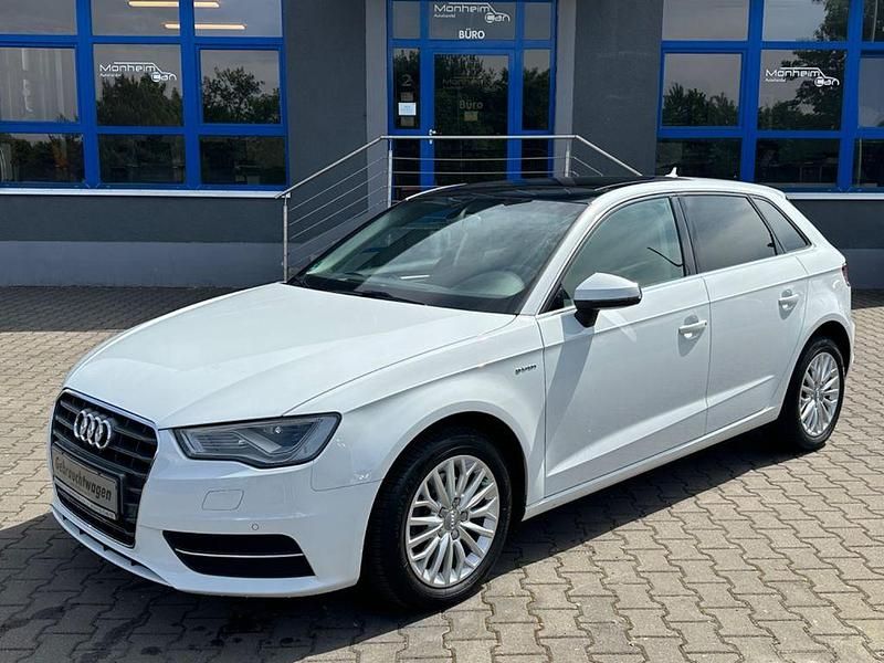 Weiß Gebraucht 2014 Audi A3 Ambiente Limousine | 16.950 € (Teuer) - Bild 1/4