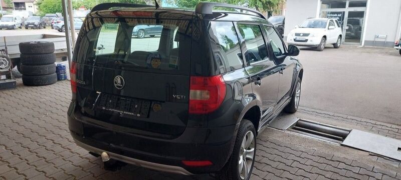 Gebraucht Skoda Yeti Active 110 PS (80 kW) 2016 Schwarz SUV