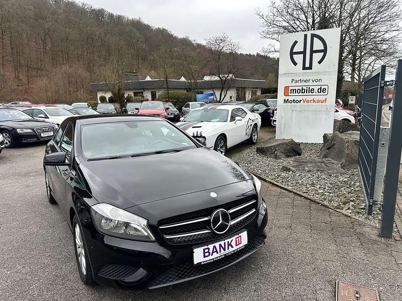 Schwarz Gebraucht 2014 Mercedes A180 Limousine | 10.995 € (Fairer Preis) - Bild 1/3