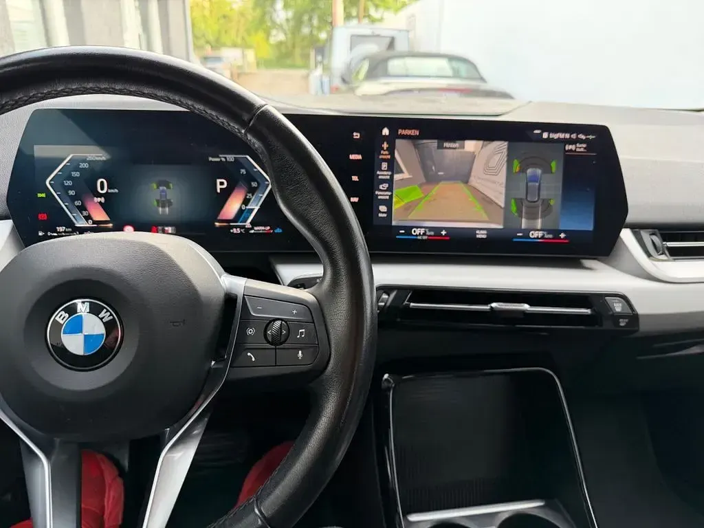 Gebraucht BMW 218 150 PS (110 kW) 2022 Grau Van / Kleinbus