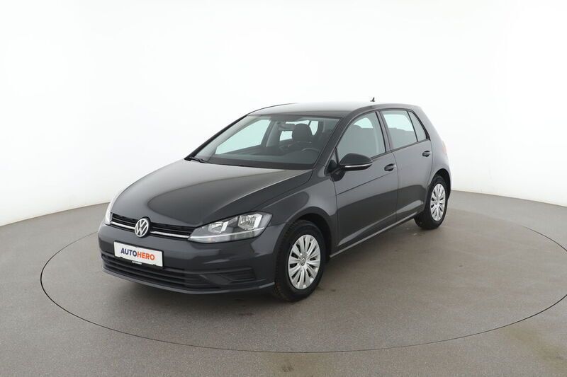 Grau Gebraucht 2017 VW Golf VII Trendline Limousine | 11.590 € (Guter Preis) - Bild 1/4