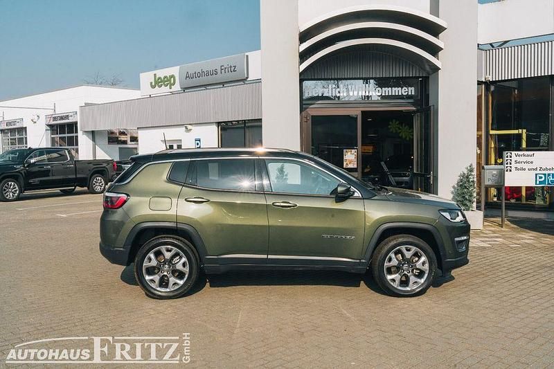 Gebraucht Jeep Compass Limited 170 PS (125 kW) 2018 Olive green/ dach schwarz (metallic) SUV