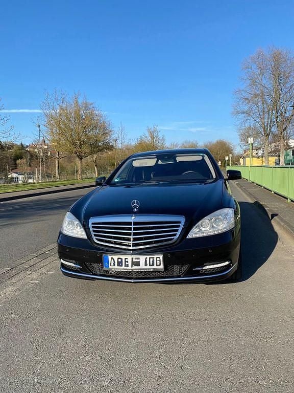 Schwarz Gebraucht 2011 Mercedes S450 Limousine | 18.000 € - Bild 1/4