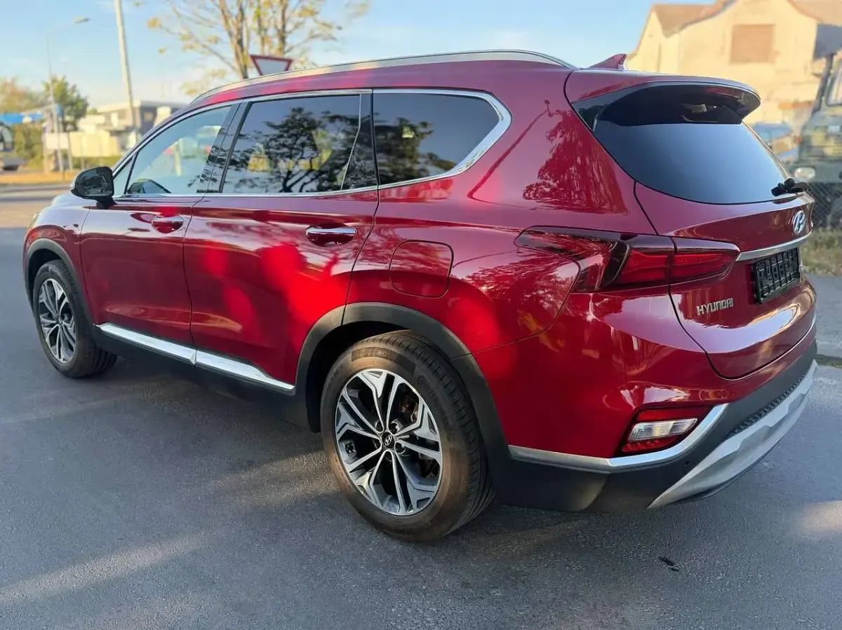 Gebraucht Hyundai Santa Fe Premium 150 PS (110 kW) 2019 Horizon red / mic SUV