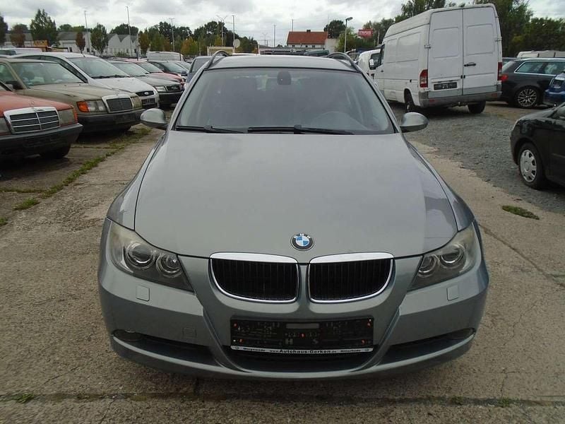 Gebraucht BMW 320 170 PS (125 kW) 2007 Graumetallic Kombi