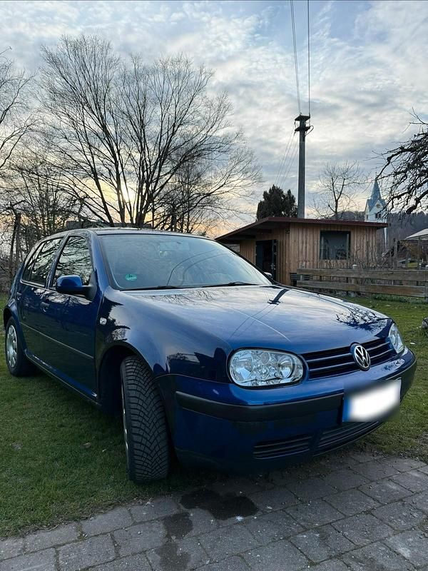 Gebraucht VW Golf IV 75 PS (55 kW) 2001 Blau Kleinwagen