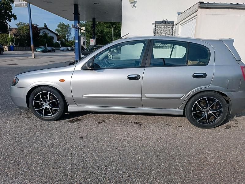 Silber Gebraucht 2003 Nissan Almera Limousine | 1.900 € - Bild 1/4