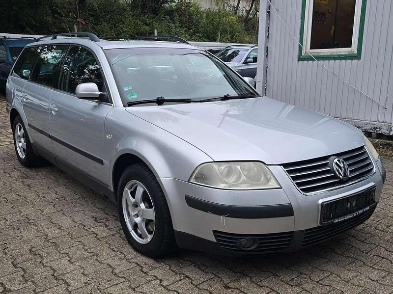 Reflexsilber metallic Gebraucht 2003 VW Passat Comfortline Kombi | 1.249 € (Guter Preis) - Bild 1/4