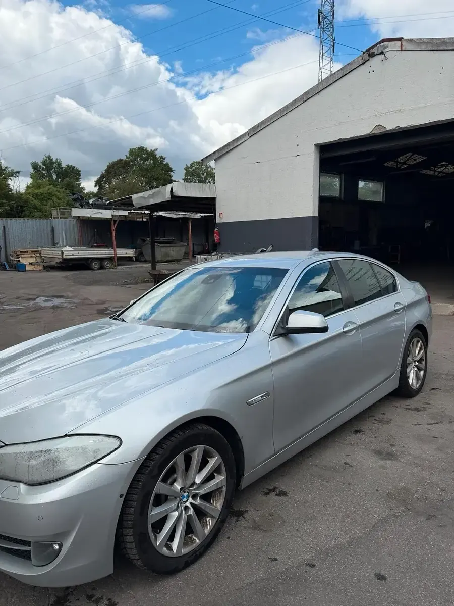 Gebraucht BMW 530 245 PS (180 kW) 2011 Grau Limousine
