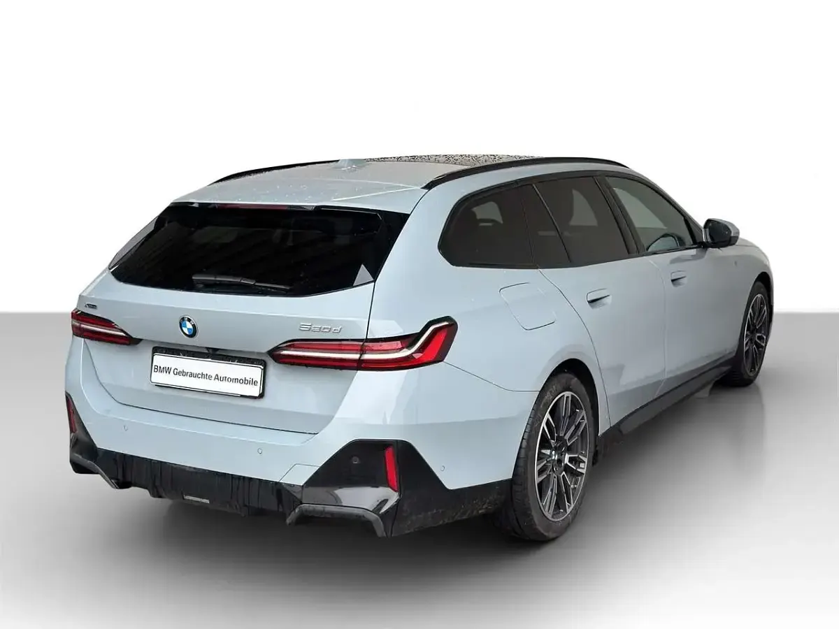 Second-hand BMW 520 Comfort Edition 197 CP (144 kW) 2025 Gri Berlinǎ