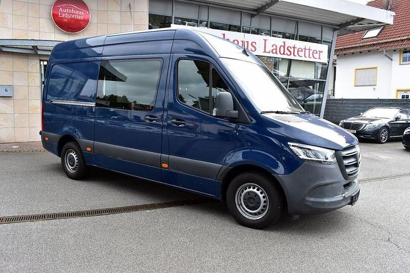 Blau Gebraucht 2019 Mercedes Sprinter Van | 29.900 € (Guter Preis) - Bild 1/4
