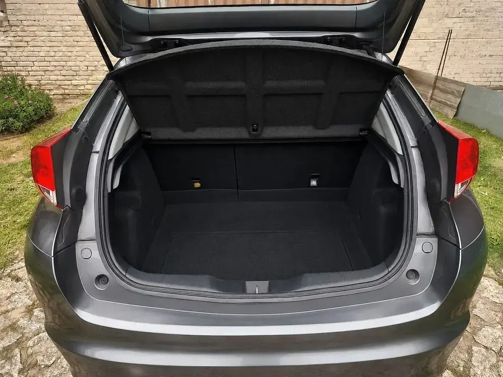 Gebraucht Honda Civic Comfort 99 PS (72 kW) 2012 Grau Limousine