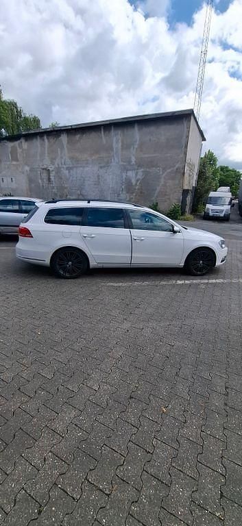 Gebraucht VW Passat Comfortline 140 PS (102 kW) 2013 Weiß Limousine