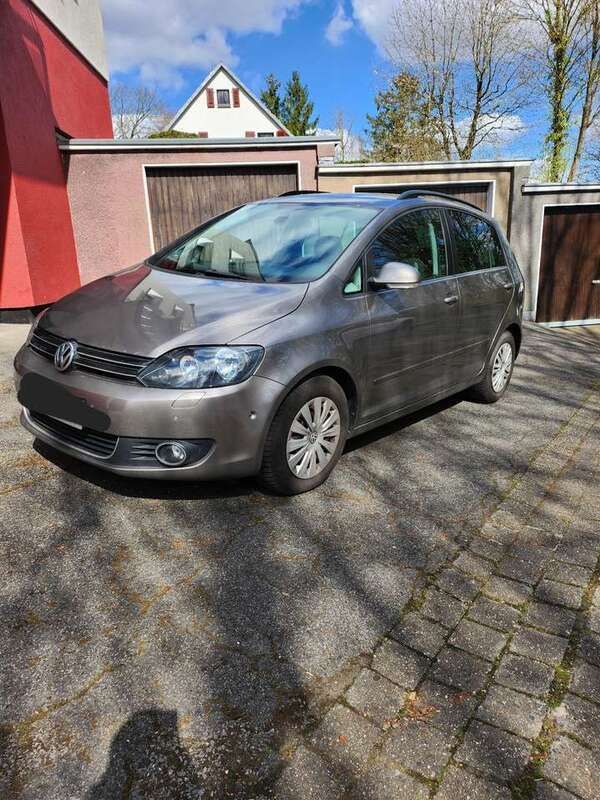 Braun Gebraucht 2013 VW Golf VII Life Limousine | 8.999 € (Guter Preis) - Bild 1/4