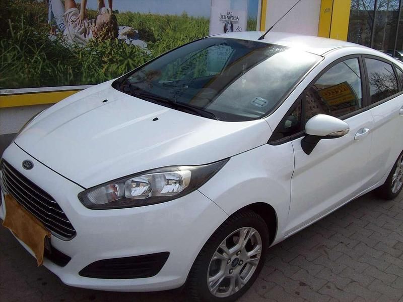 Gebraucht Ford Fiesta SYNC Edition 101 PS (74 kW) 2014 Weiß Kleinwagen