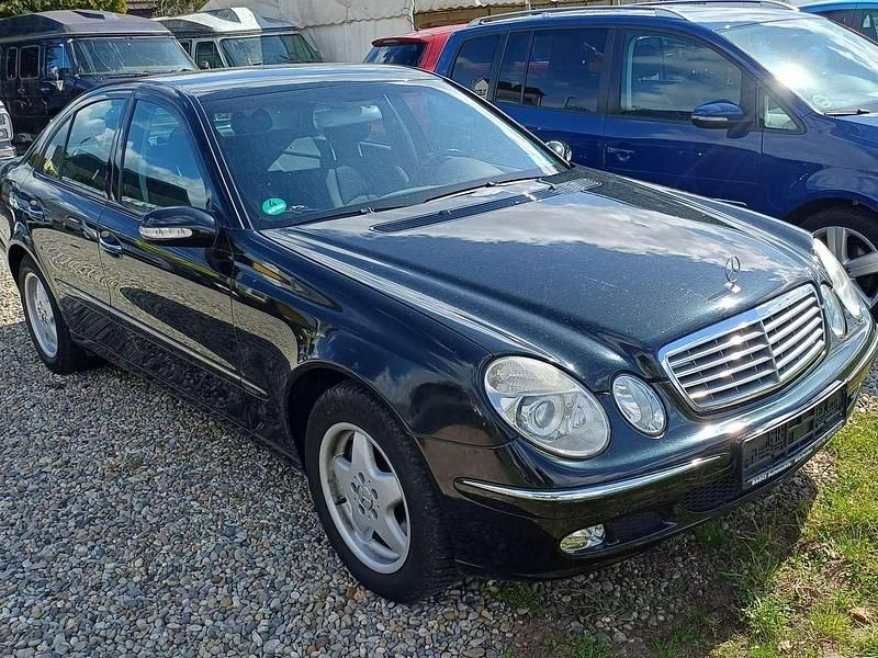 Gebraucht Mercedes E240 177 PS (130 kW) 2002 Melanitschwarz Limousine