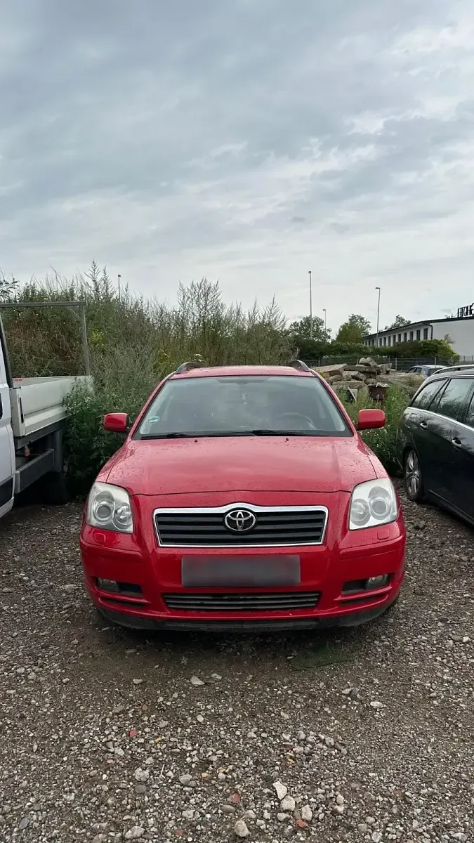 Gebraucht Toyota Avensis 177 PS (130 kW) 2005 Rot Kombi