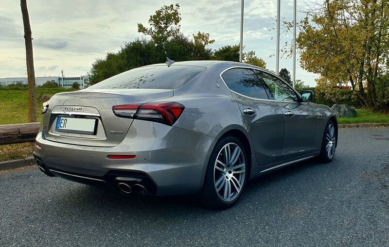 Grau Gebraucht 2016 Maserati Ghibli Coupé | 31.200 € (Fairer Preis) - Bild 1/4