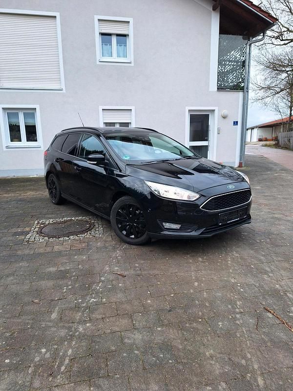 Schwarz Gebraucht 2017 Ford Focus Kombi | 8.250 € (Fairer Preis) - Bild 1/4