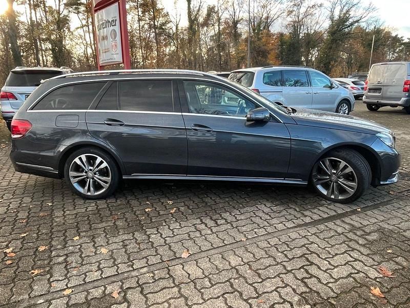 Gebraucht Mercedes E350 306 PS (225 kW) 2014 Grau Kombi