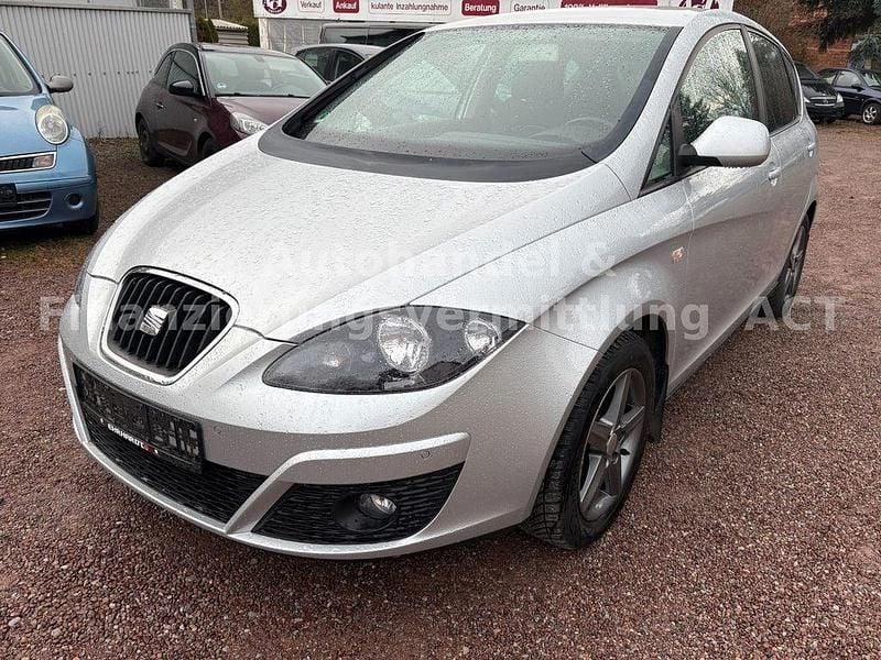 Grau Gebraucht 2015 Seat Altea Sun Van / Kleinbus | 7.999 € (Teuer) - Bild 1/4