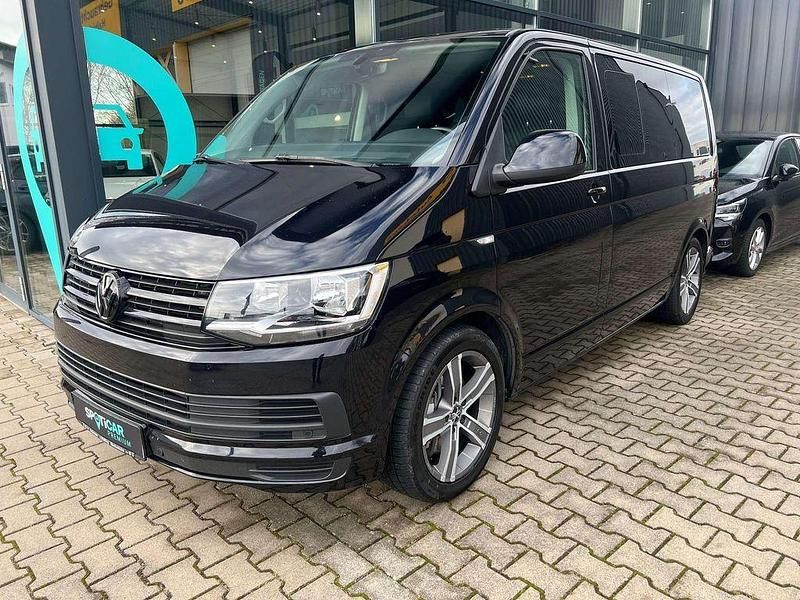 Deep black perleffekt Gebraucht 2016 VW Multivan Comfortline Van | 31.900 € (Fairer Preis) - Bild 1/3