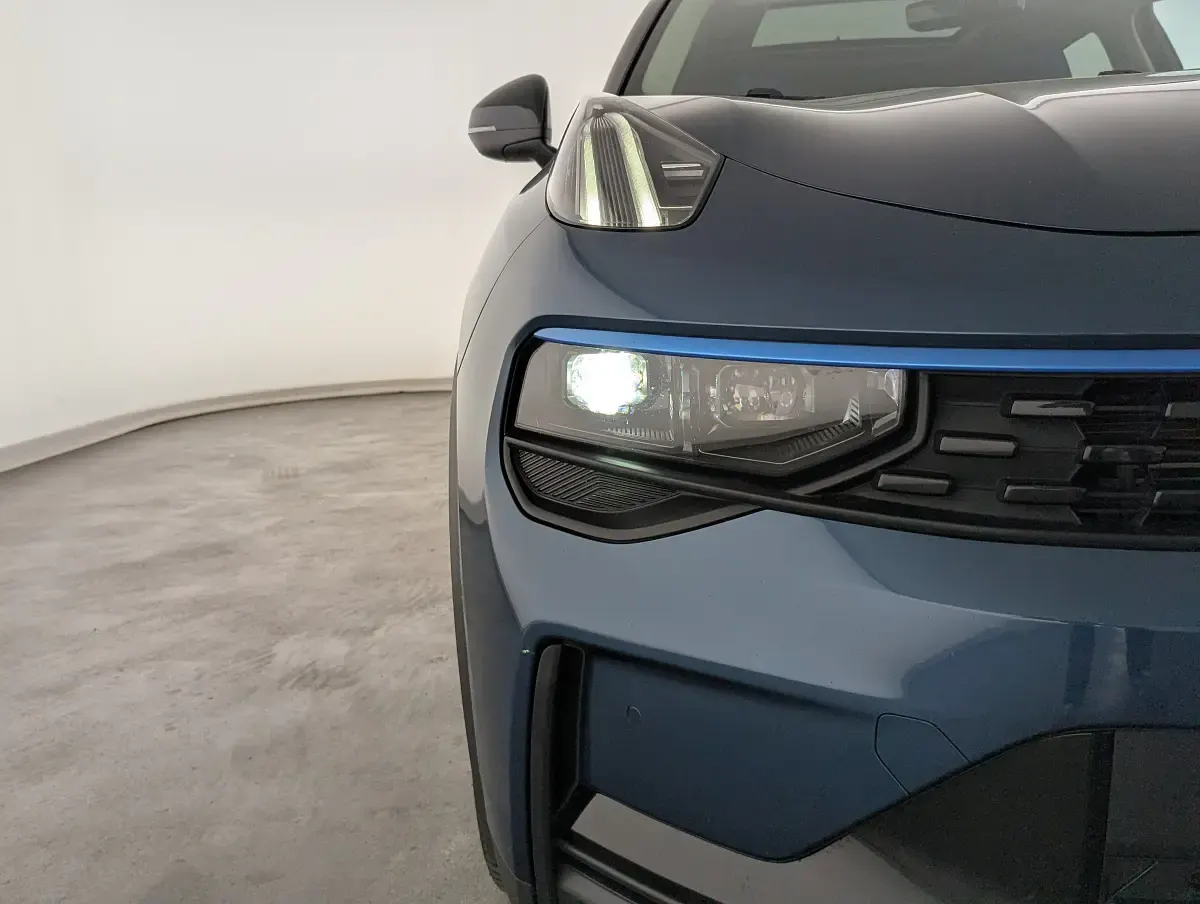 Second-hand Lynk & Co 01 261 CP (191 kW) 2022 Albastru SUV