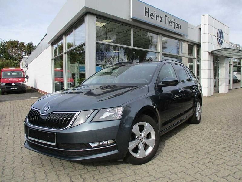 Grau Gebraucht 2019 Skoda Octavia Style Kombi | 12.390 € (Guter Preis) - Bild 1/4