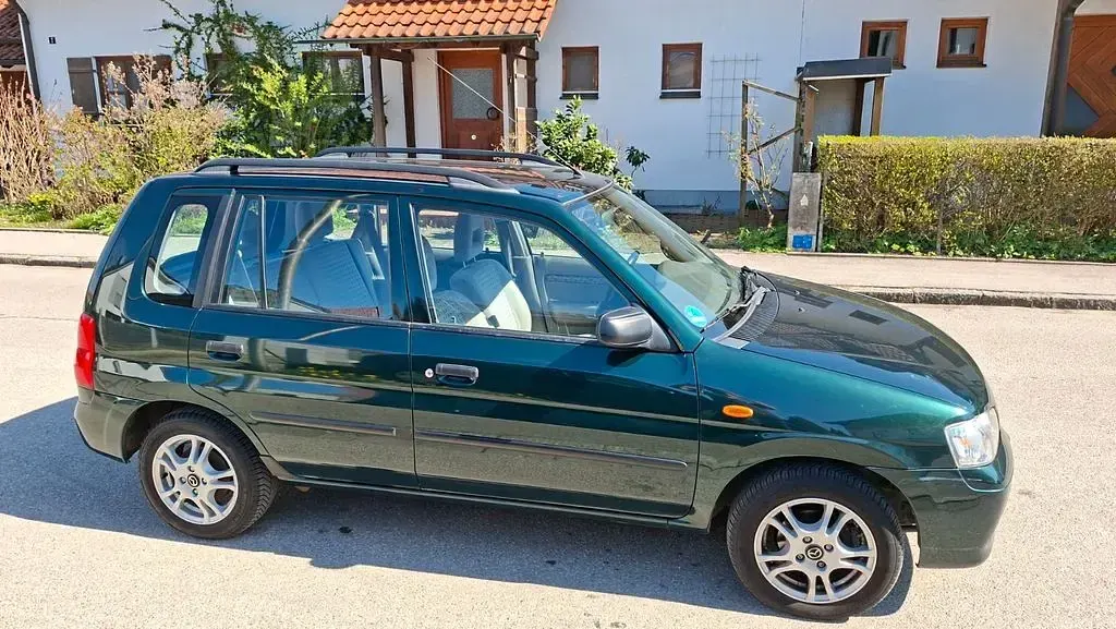Gebraucht Mazda Demio Exclusive 75 PS (55 kW) 2001 Piniengrün Kleinwagen