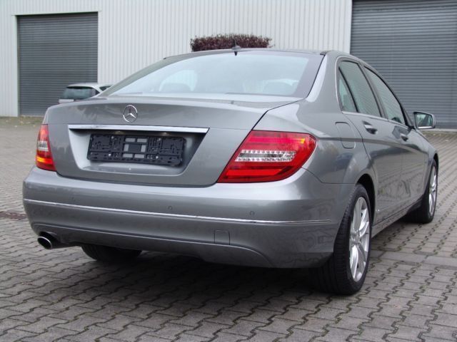 Gebraucht Mercedes C250 204 PS (150 kW) 2012 Silber metallic Limousine