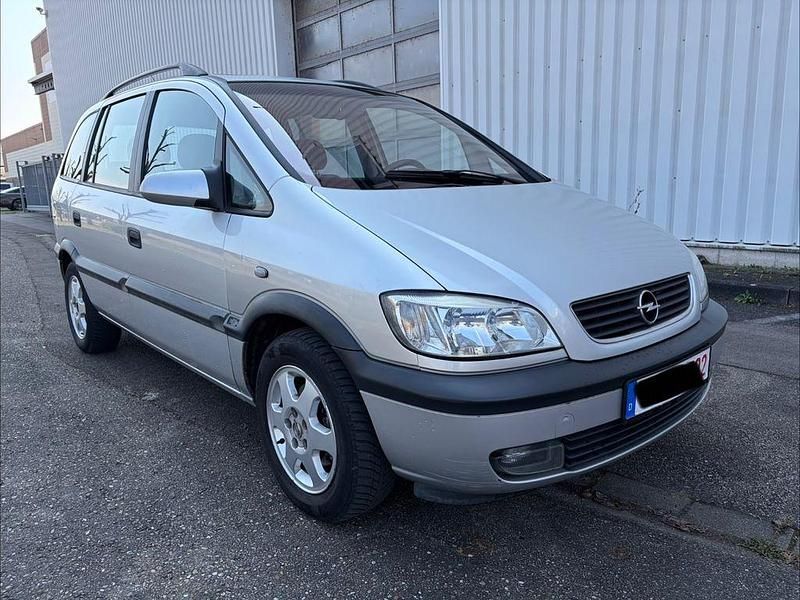 Gebraucht Opel Zafira Elegance 125 PS (91 kW) 2002 Silber Van / Kleinbus