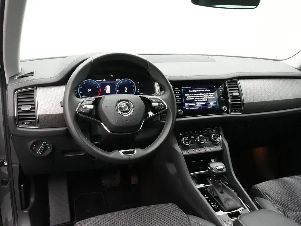 Gebraucht Skoda Kodiaq Style 150 PS (110 kW) 2024 Grau SUV