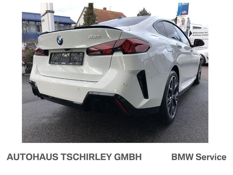 Gebraucht BMW 220 M Sport 170 PS (125 kW) 2024 Weiß Limousine