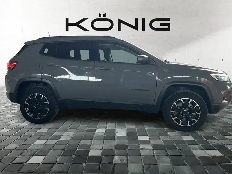 Gebraucht Jeep Compass Trailhawk 180 PS (132 kW) 2021 Grau SUV