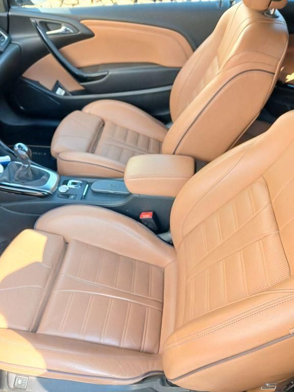 Gebraucht Opel Cascada Active 200 PS (147 kW) 2017 Braun Cabrio