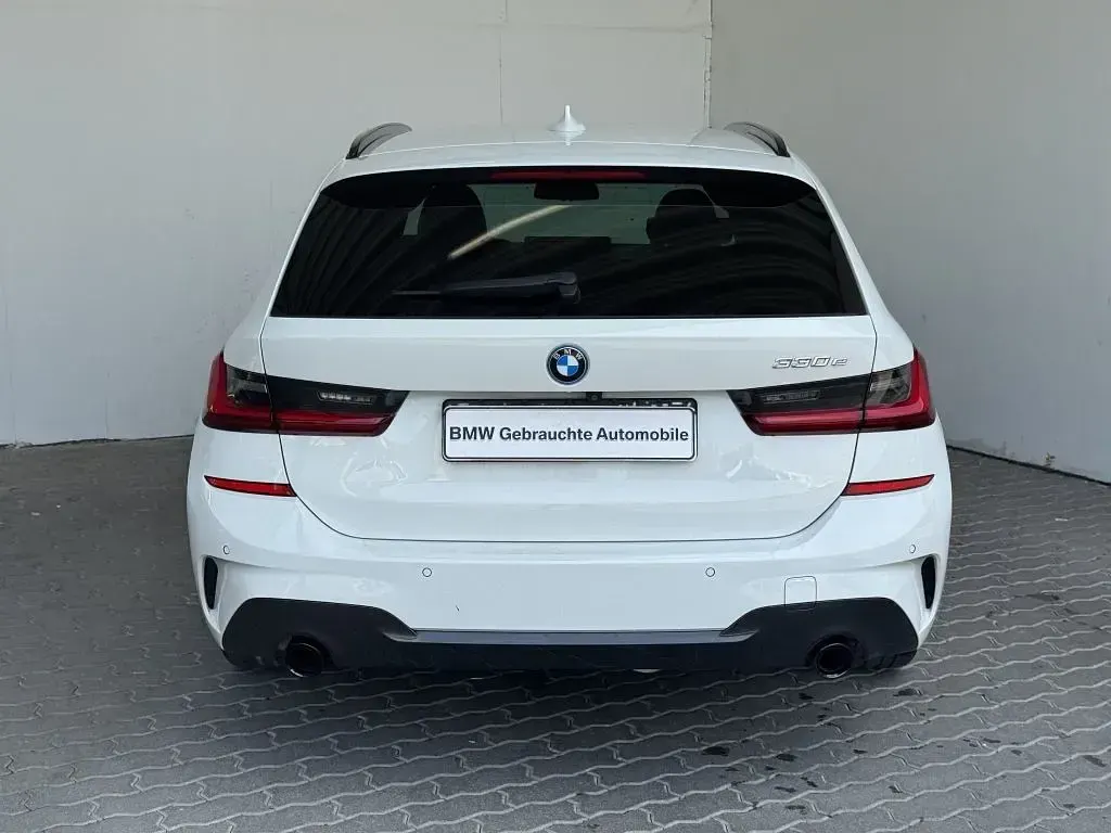 Gebraucht BMW 330e M Sport 292 PS (214 kW) 2022 Weiß Limousine