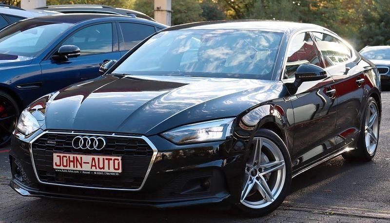 Brillantschwarz Gebraucht 2022 Audi A5 Sportback Ambiente Limousine | 33.900 € (Guter Preis) - Bild 1/4