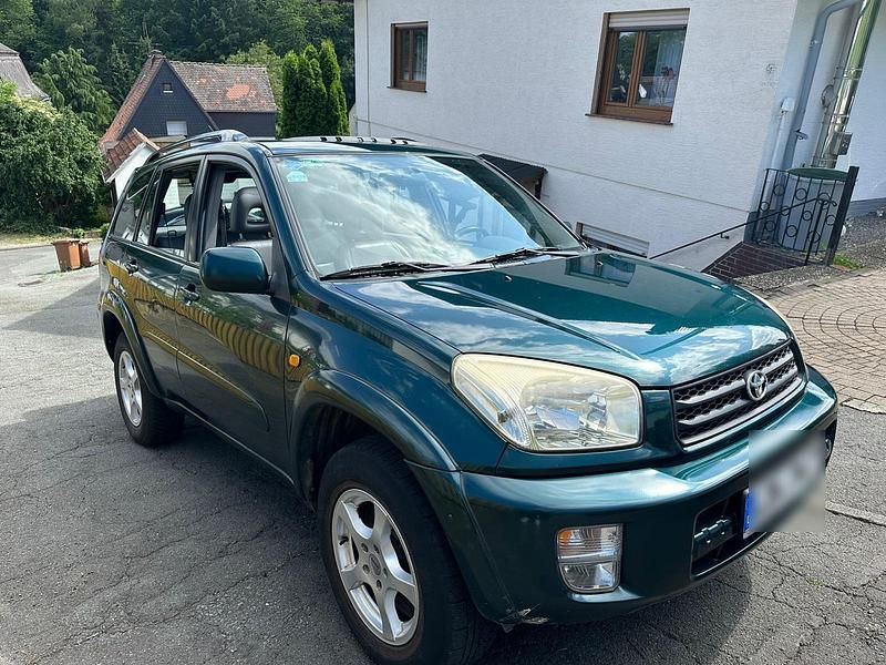 Grün Gebraucht 2003 Toyota RAV4 SUV | 4.500 € (Fairer Preis) - Bild 1/4