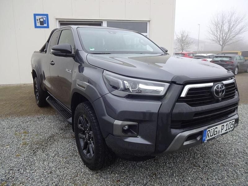 Marlingrau metallic (metallic) Gebraucht 2022 Toyota HiLux Abholung | 37.850 € (Superpreis) - Bild 1/4