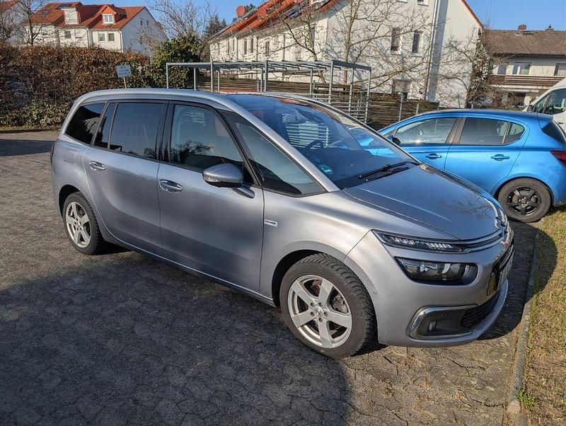 Grau Gebraucht 2018 Citroën C4 SpaceTourer Shine Van / Kleinbus | 13.500 € (Guter Preis) - Bild 1/4