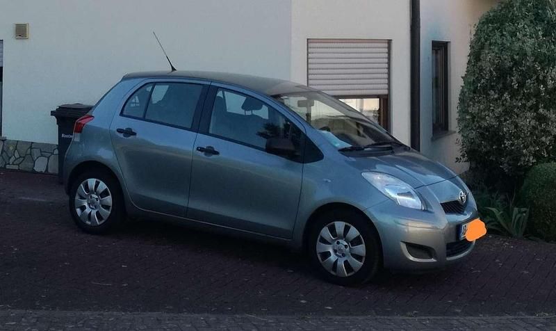 Gebraucht Toyota Yaris Cool 101 PS (74 kW) 2009 Limousine