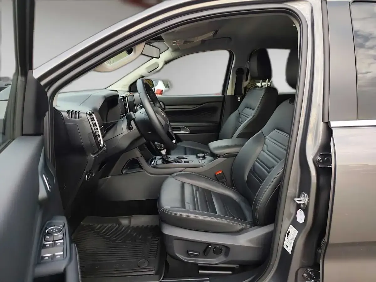 Gebraucht Ford Ranger Limited 170 PS (125 kW) 2023 Grau Pickup