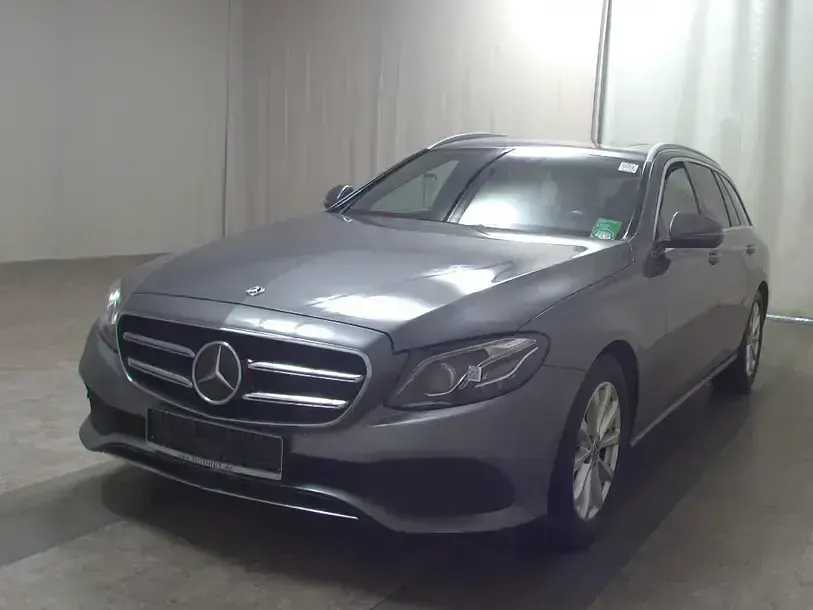 Gebraucht Mercedes E300 Avantgarde 245 PS (180 kW) 2020 Grau Kombi