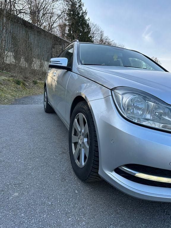 Gebraucht Mercedes 220 177 PS (130 kW) 2012 Grau Limousine