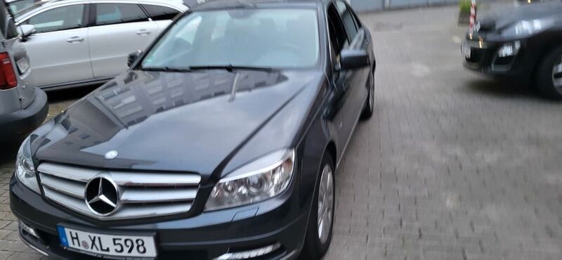 Gebraucht Mercedes C220 170 PS (125 kW) 2010 Grau Limousine