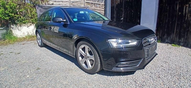 Second-hand Audi A4 170 CP (125 kW) 2012 Negru Break
